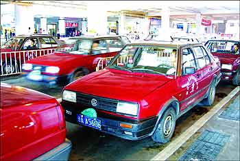 夏利出租車兩年內消失 廣州的士醞釀換高檔車型