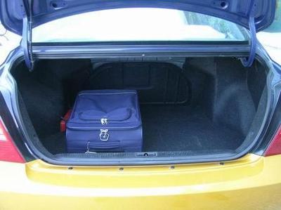 伊蘭特?fù)屨紡V州出租車市場(chǎng)制高點(diǎn) 戰(zhàn)略布局與市場(chǎng)反響深度解析